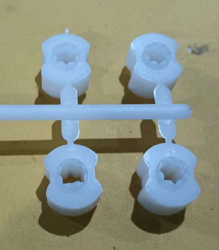 Precision injection moulding die